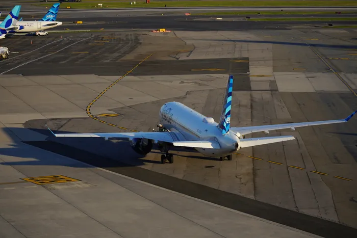 Aviation — A7R00252